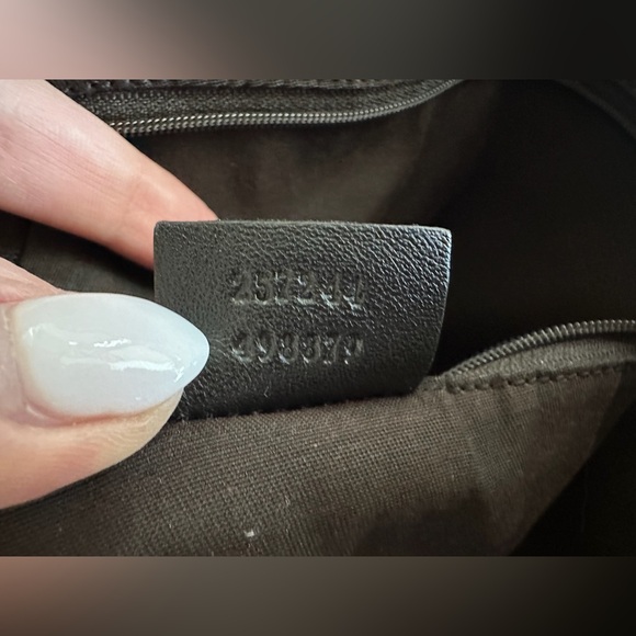 Gucci metallic monogram XL shopper tote - Picture 14 of 16